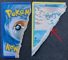 Dettaglio ravvicinato che mostra le differenze di stampa tra una carta originale e una contraffatta